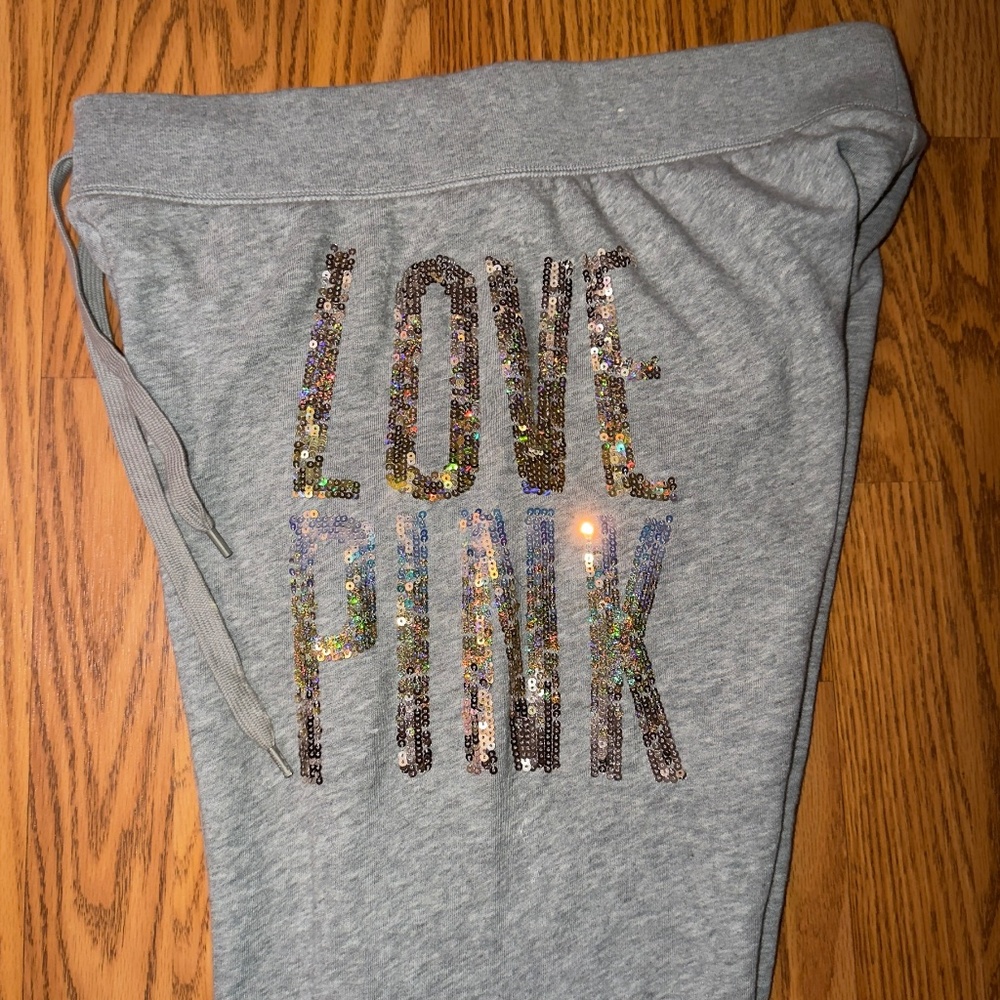PINK Victoria’s Secret Medium Gray Jogger Sweatpants Gold Silver Sequin Logo Y2K - Picture 8 of 11